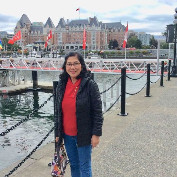 Meet your Posher, Janet - Picture 1 of 1